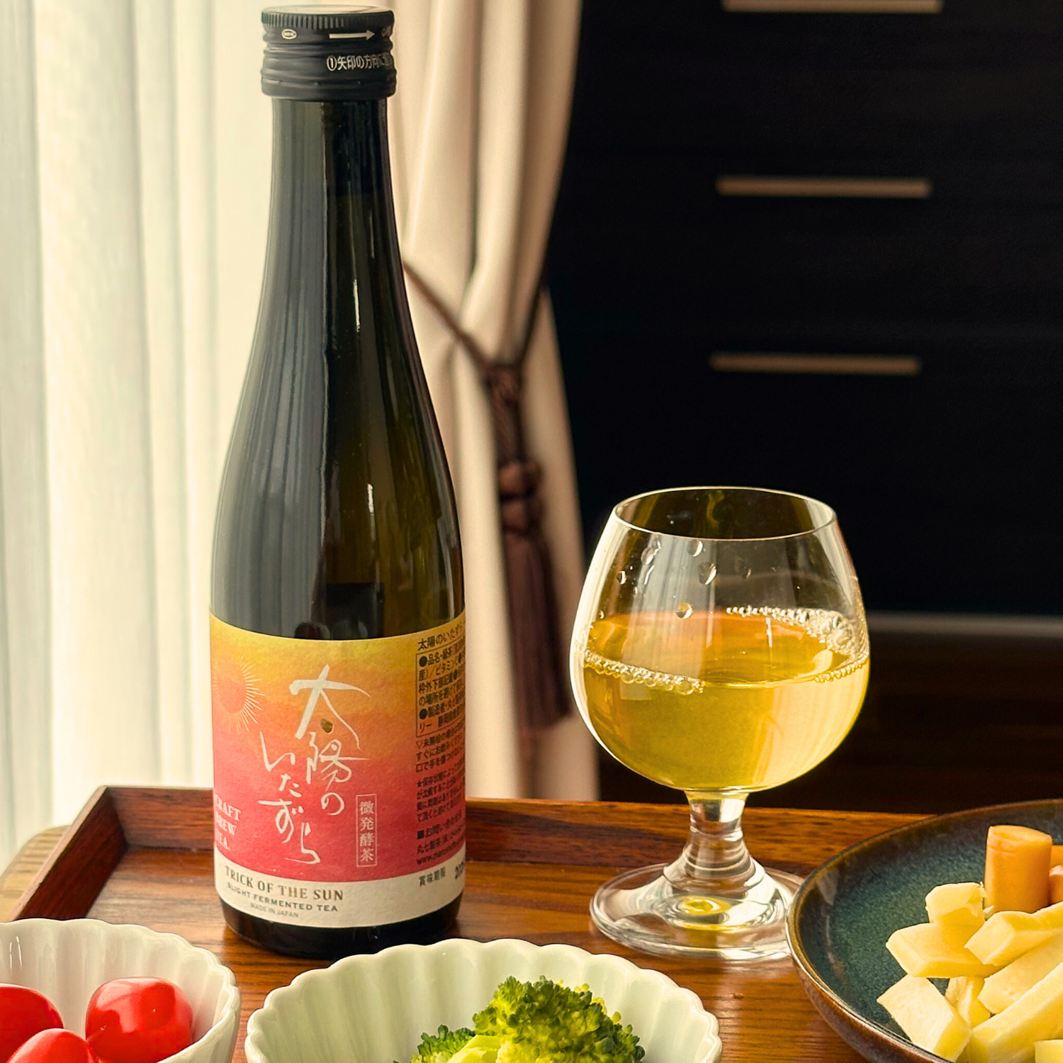 太陽のいたずら ― 日光萎凋が生む、華やかさの秘密